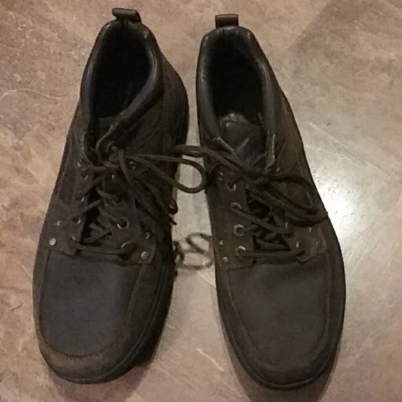 skechers men's holdren lender chukka boot